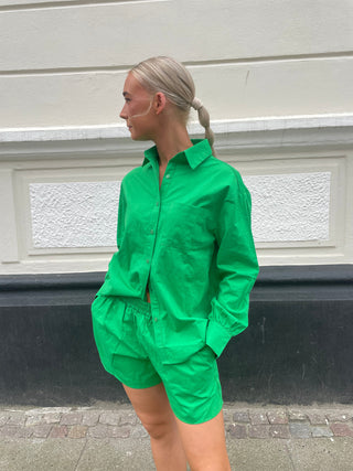 Daydreaming shirt - green Shorts May 
