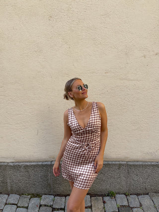LA vintage love dress - brown checkered Kjole May 