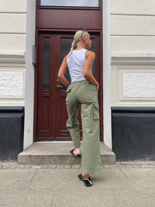 (PRE-ORDER) East Cargo pants - green Top May 
